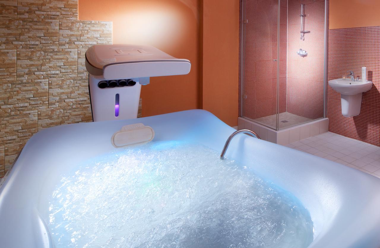 Lipno Wellness - Frymburk Hotel Private Family Room מראה חיצוני תמונה
